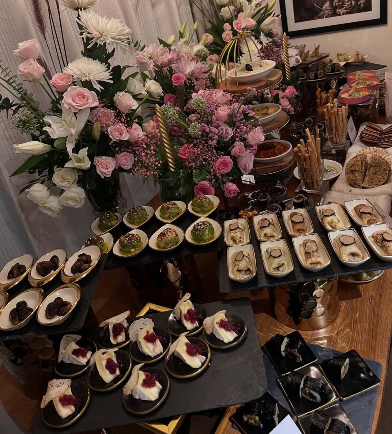 <p>On her birthday, Soha&rsquo;s sister Saba penned a birthday note for her actress-sister, whom she called her &ldquo;baby&rdquo;. Saba took to Instagram, where she shared a string of images featuring her with Soha, mother Sharmila Tagore, brother Saif Ali Khan, sister-in-law Kareena Kapoor Khan, niece Sara Ali Khan and nephew Ibrahim Ali Khan</p>